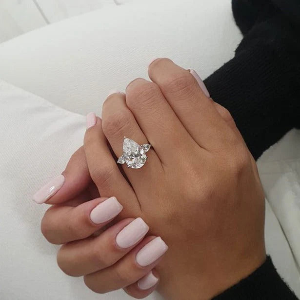 4.0ct Pear Cut Diamond 14K Gold Engagement Ring