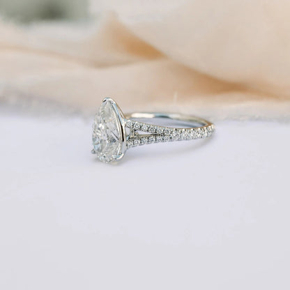 2.5 CT Pear Cut Moissanite Engagement Ring – Split Shank 14K Solid Gold Teardrop Ring for Her