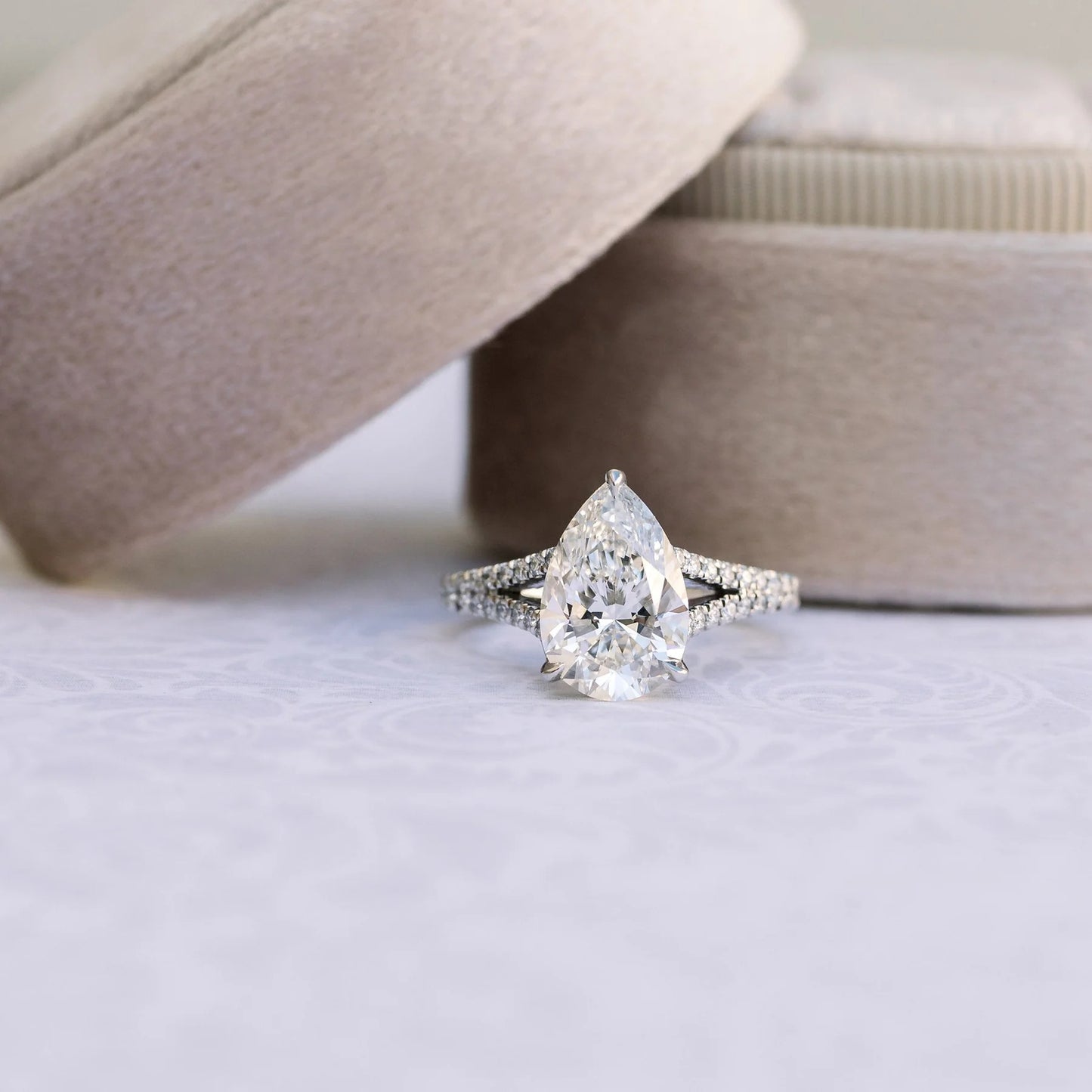 2.5 CT Pear Cut Moissanite Engagement Ring – Split Shank 14K Solid Gold Teardrop Ring for Her