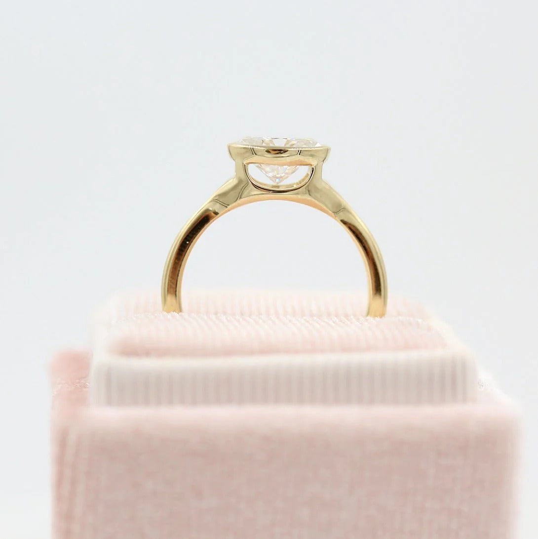 1 CT Oval East West Bezel Set Moissanite Ring – Modern 14K Gold Solitaire Engagement Ring