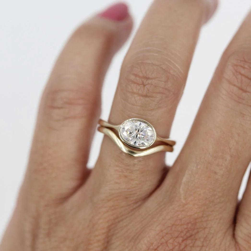 1 CT Oval East West Bezel Set Moissanite Ring – Modern 14K Gold Solitaire Engagement Ring